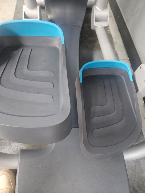 Pre-Owned Precor AMT 885