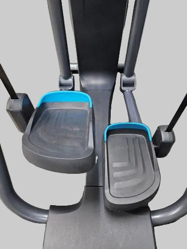 Pre-Owned Precor AMT 885