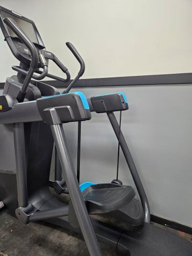 Pre-Owned Precor AMT 885
