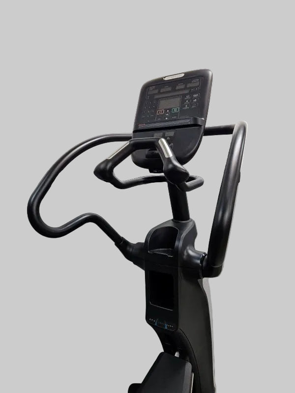 Pre-Owned Precor EFX 833