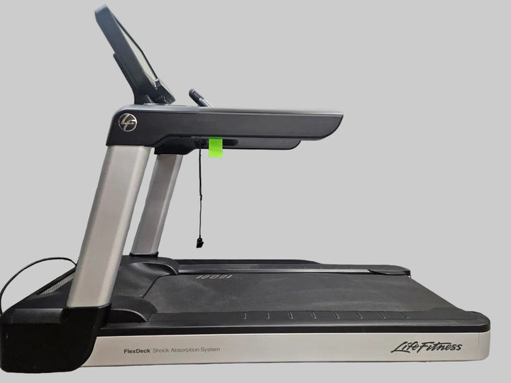 Pre-Owned Life Fitness Integrity with SE3 Touchscreen