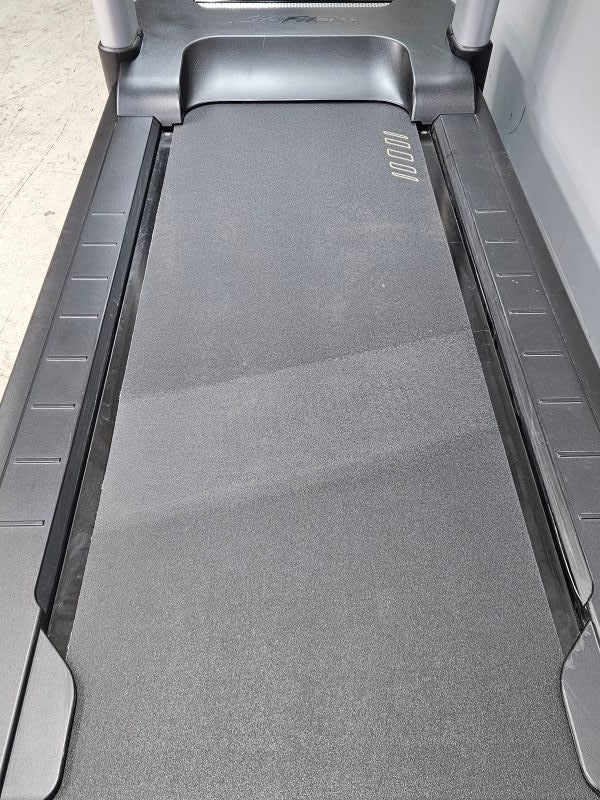 Refurbished Life Fitness Club Series + Treadmill
