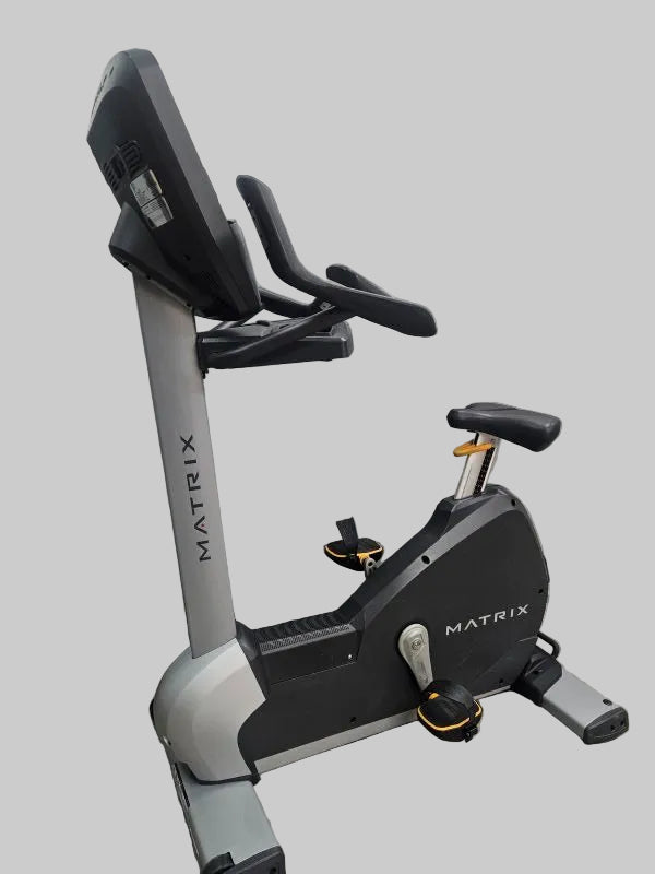 Pre-owned Matrix U7xi Upright Bike