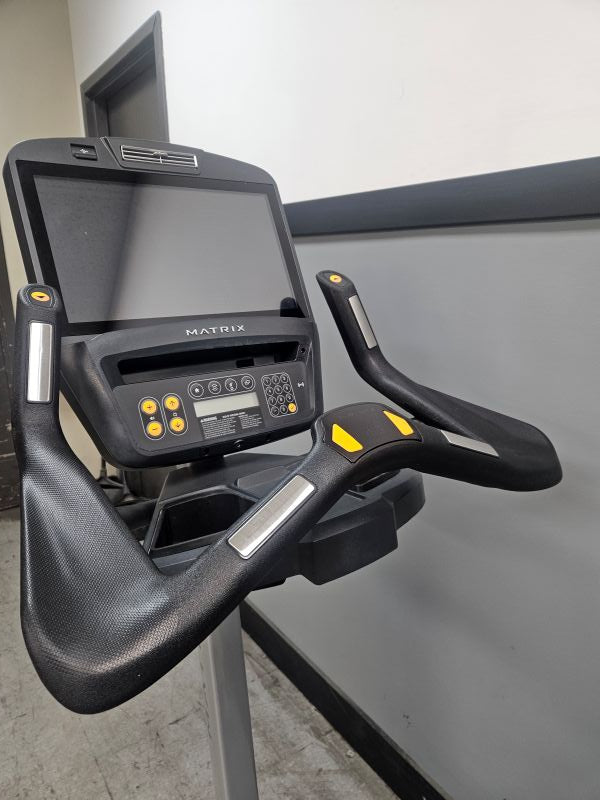 Pre-owned Matrix U7xi Upright Bike