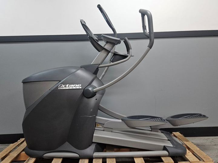 Pre-Owned Octane Pro3700 Elliptical