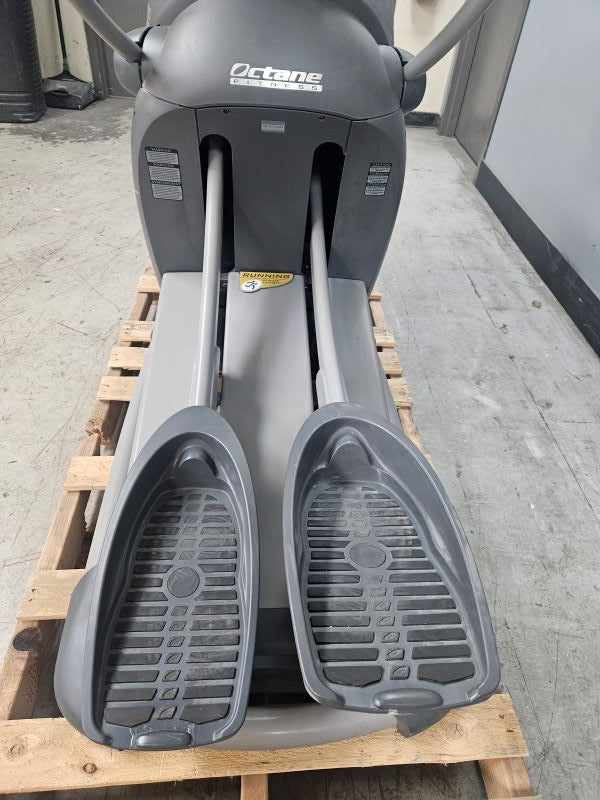 Pre-Owned Octane Q3700 Elliptical