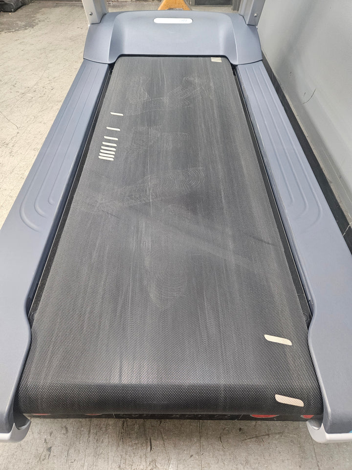 Pre-owned Precor 885 Treadmilll