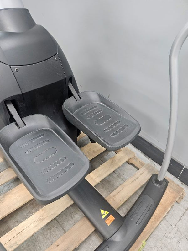 Pre-Owned Precor CLM 835