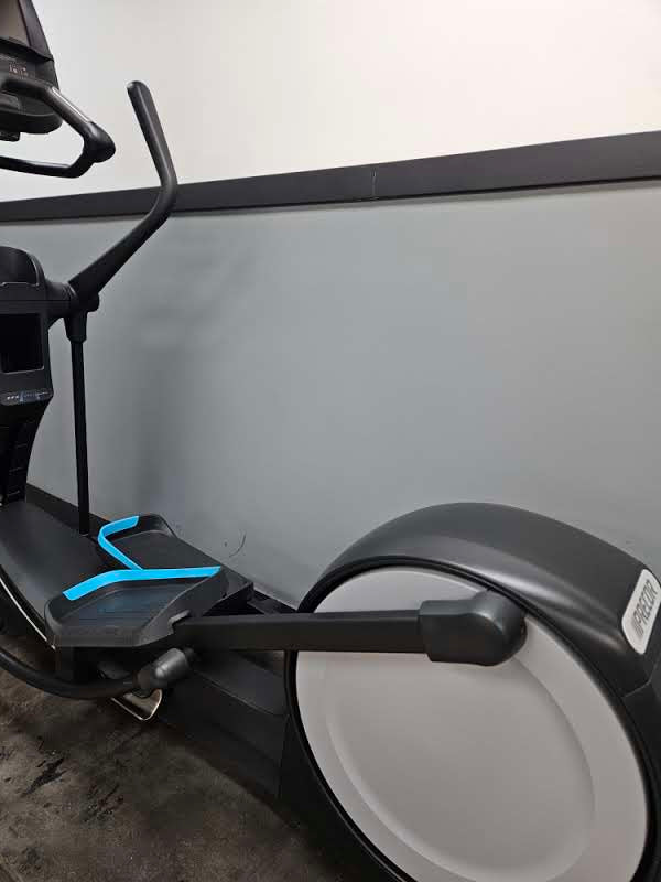 Pre-Owned Precor EFX 885