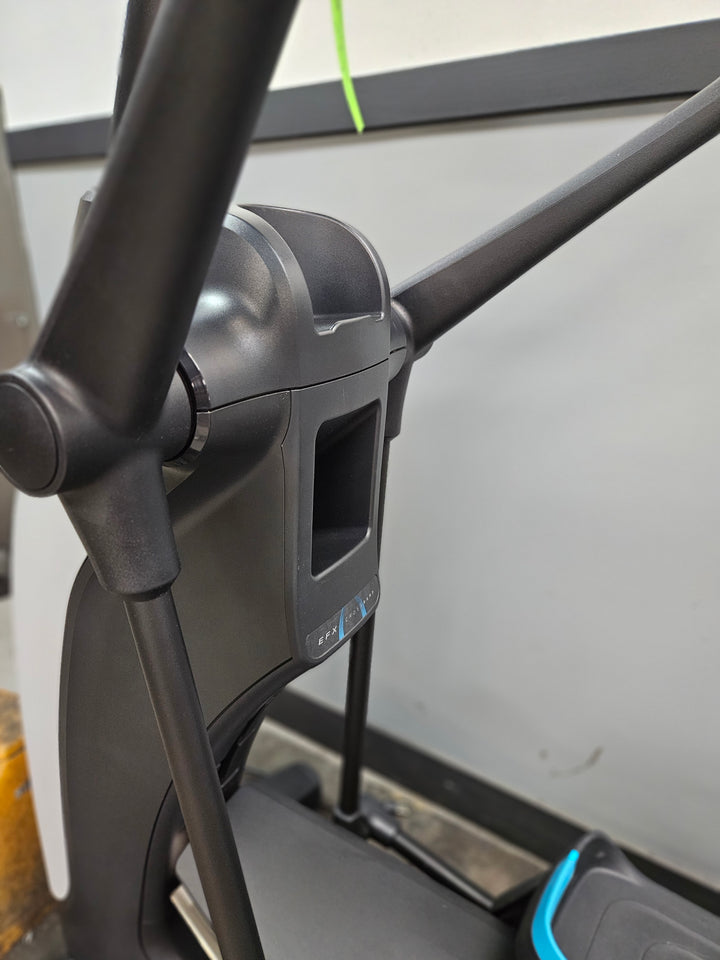 Pre-Owned Precor EFX 885
